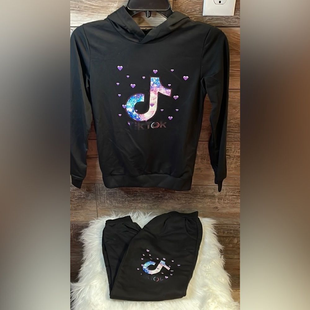 Girls Black Tik Tok Hooded Jogging Suit NWOT See Description for Size